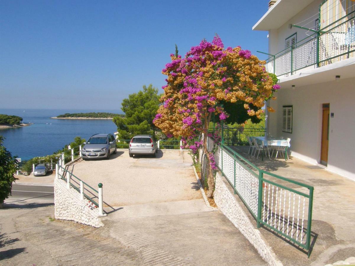 Apartment Dijo I Primošten Exteriör bild