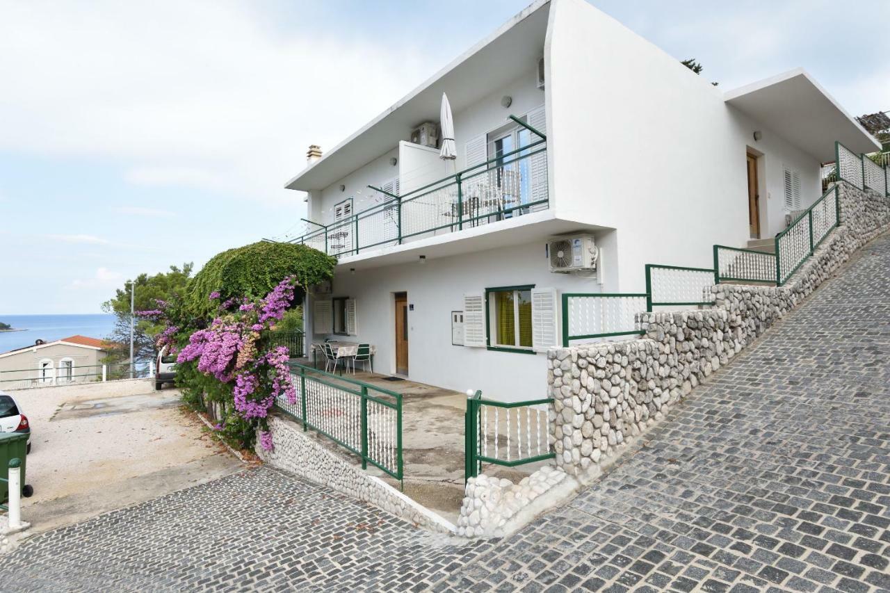 Apartment Dijo I Primošten Exteriör bild
