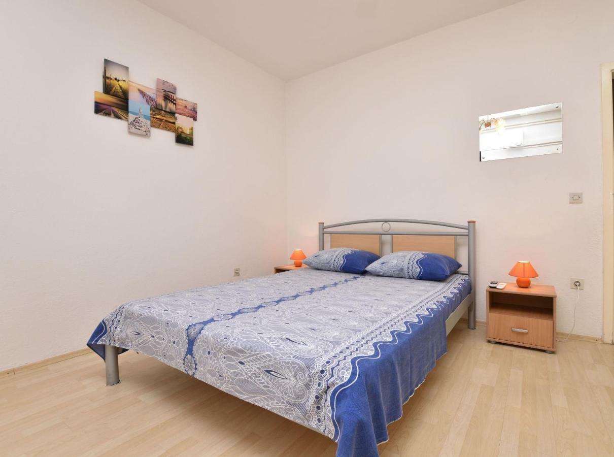 Apartment Dijo I Primošten Exteriör bild