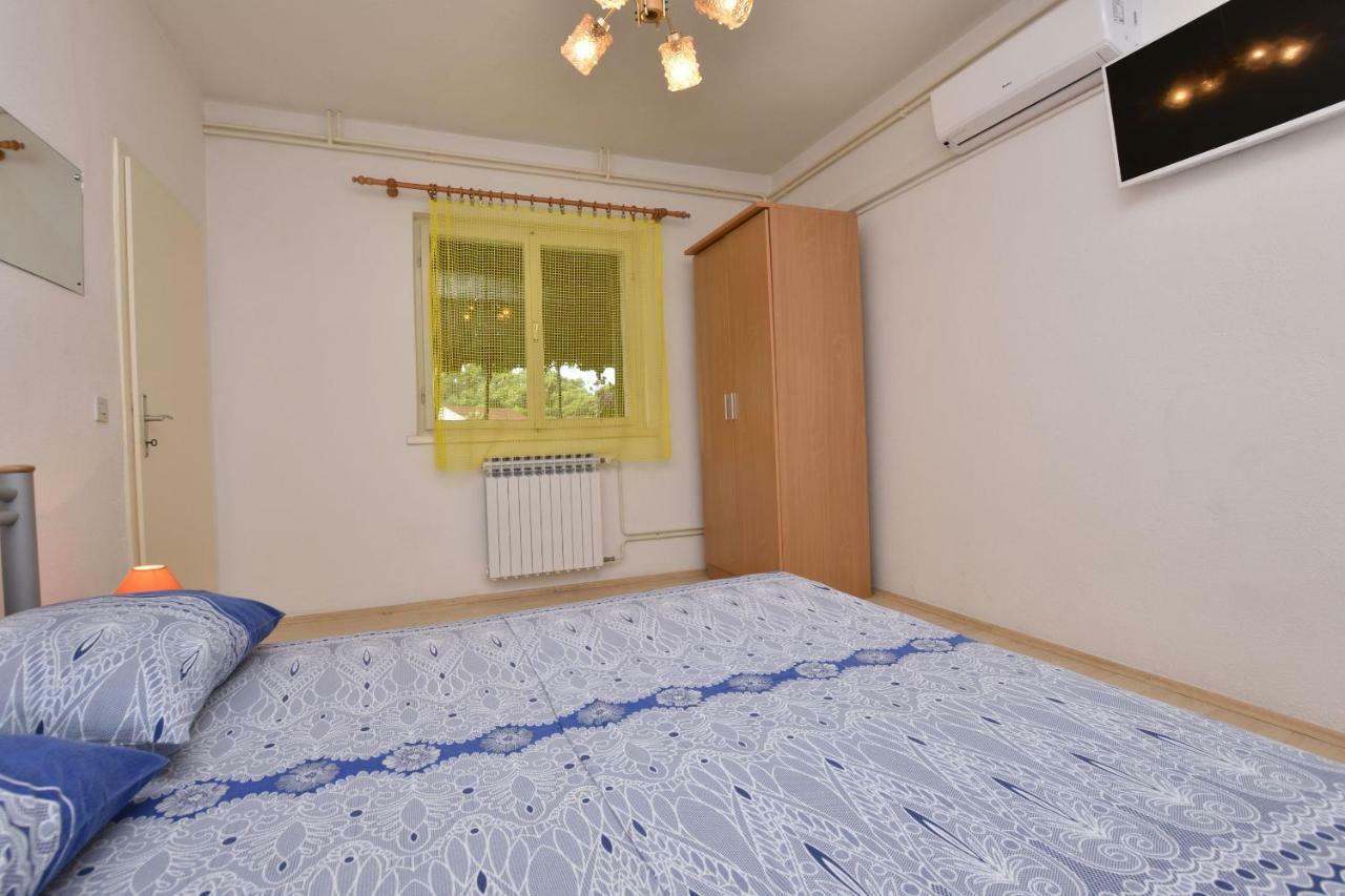 Apartment Dijo I Primošten Exteriör bild