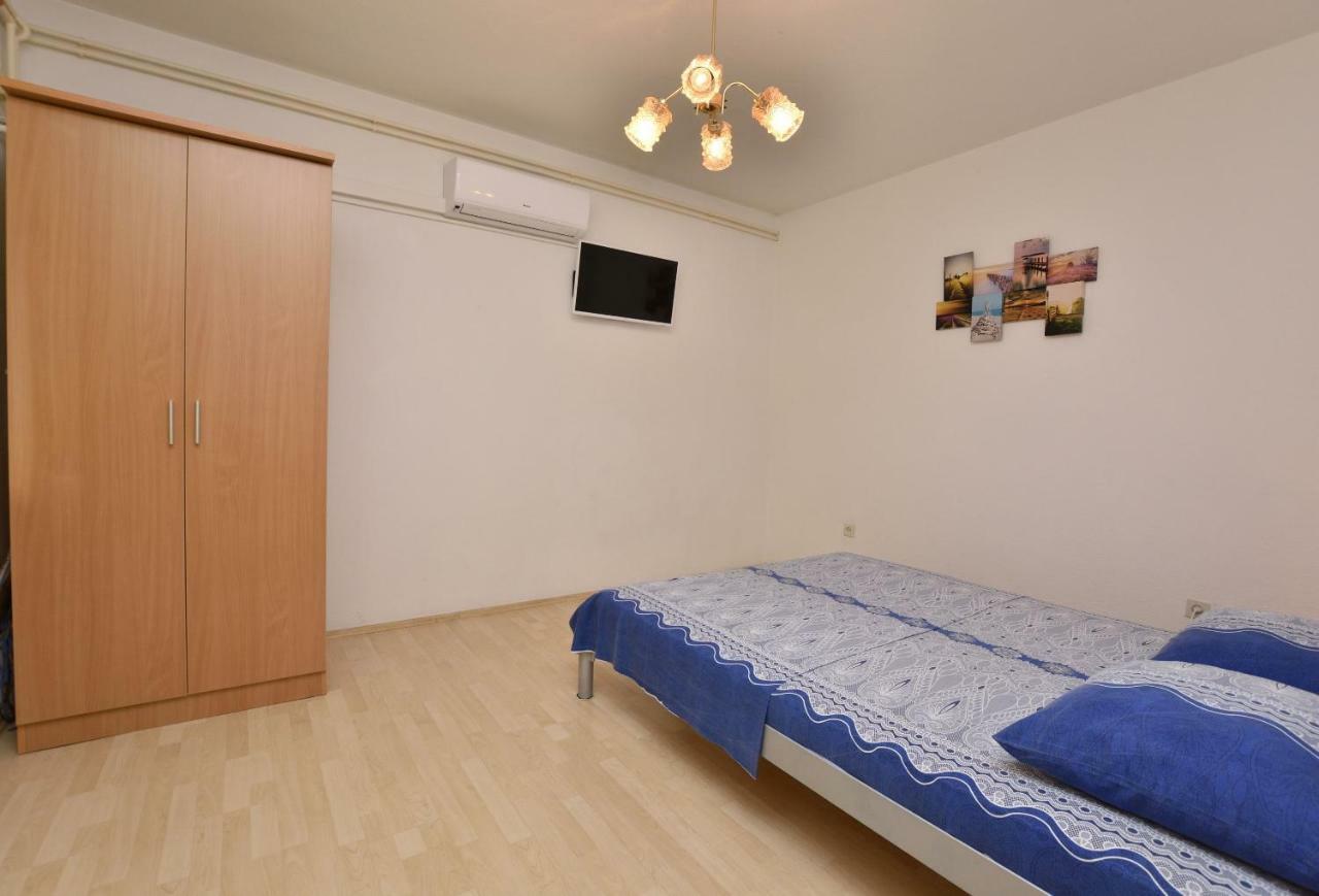 Apartment Dijo I Primošten Exteriör bild
