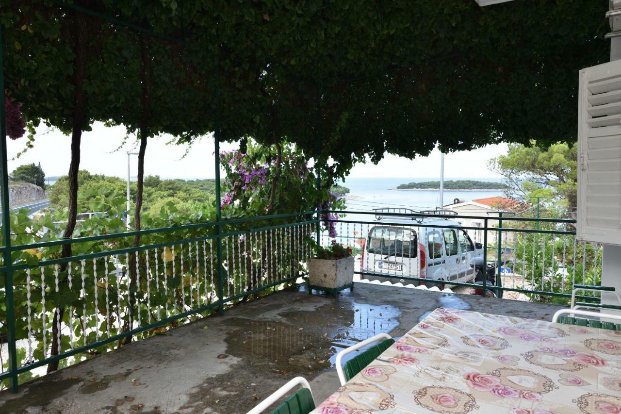 Apartment Dijo I Primošten Exteriör bild